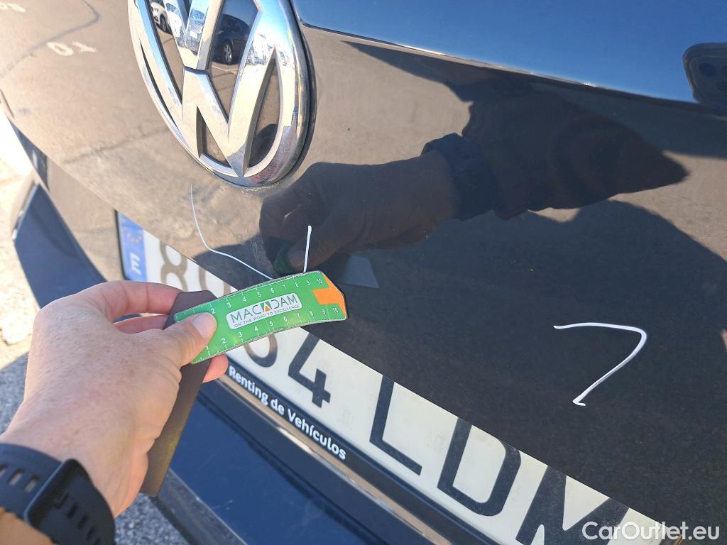  Volkswagen  Touran VOLKSWAGEN  / 2015 / 5P / monovolumen compacto Sport 2.0 TDI 110kW (150CV) #13