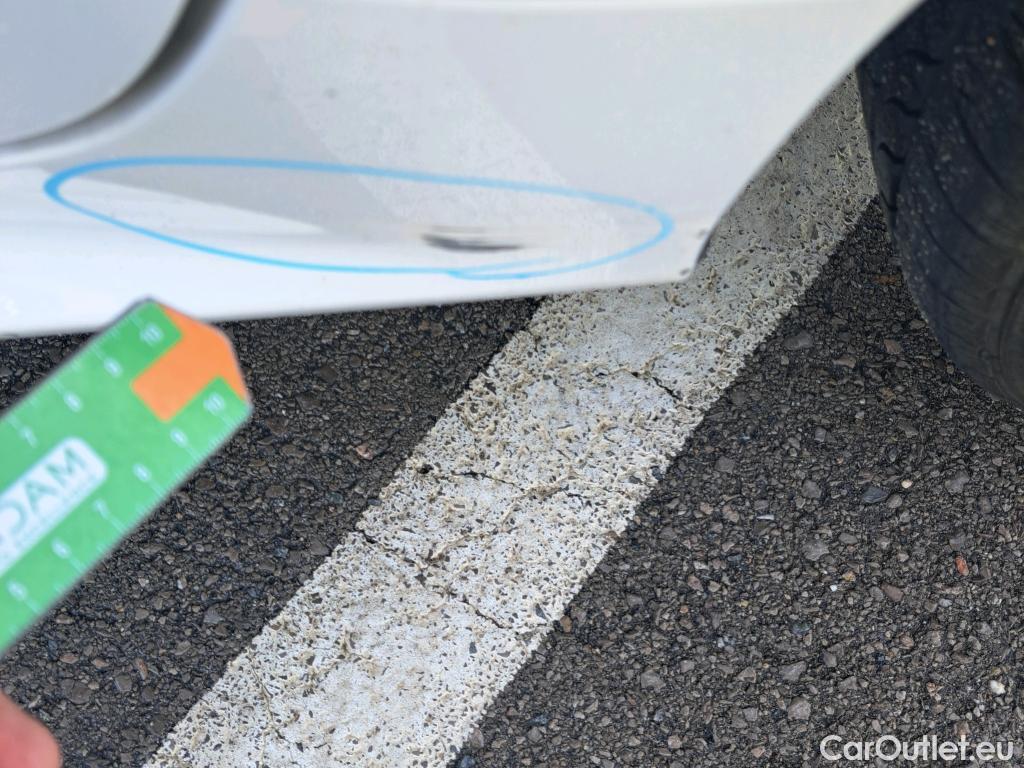  Toyota  Yaris TOYOTA  / 2020 / 5P / berlina con portón 1.5 120H Business Plus #28