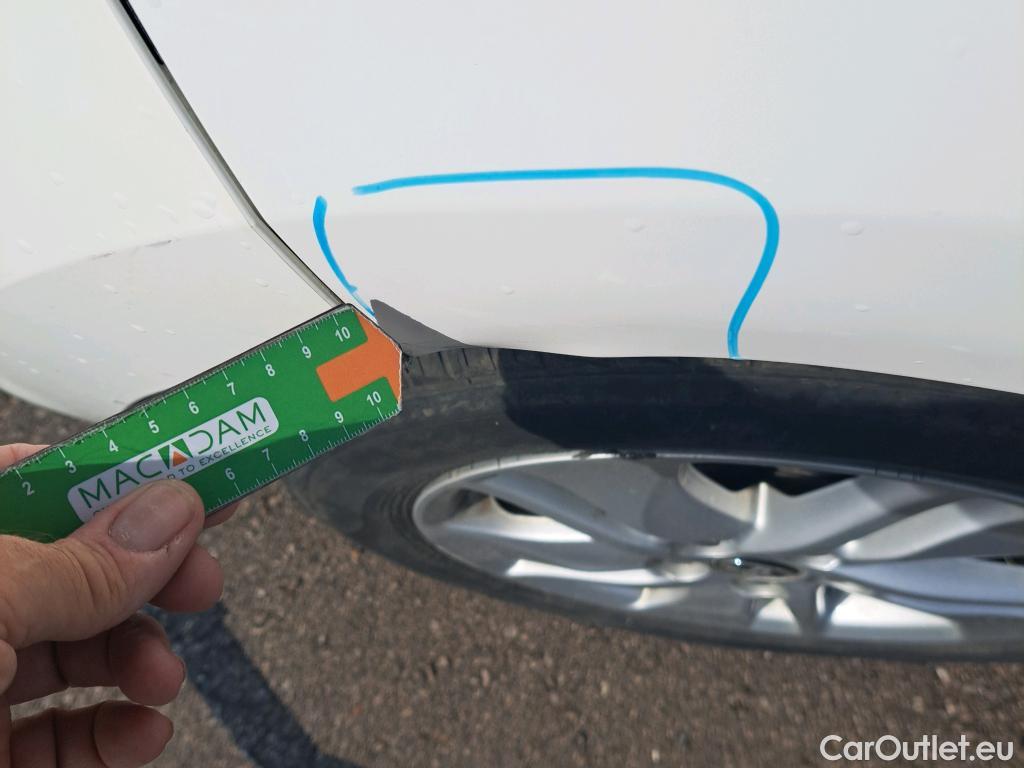  Toyota  Yaris TOYOTA  / 2020 / 5P / berlina con portón 1.5 120H Business Plus #15