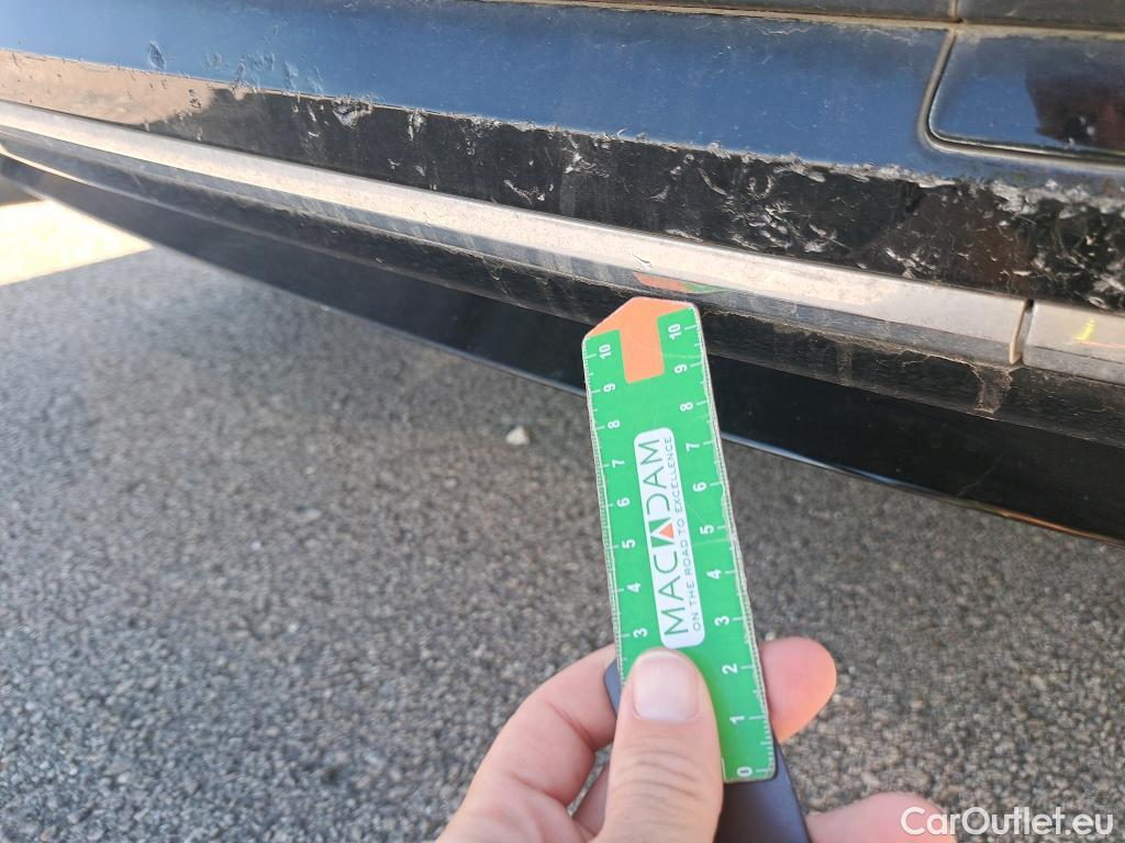  Volkswagen  Touran VOLKSWAGEN  / 2015 / 5P / monovolumen compacto Sport 2.0 TDI 110kW (150CV) #48