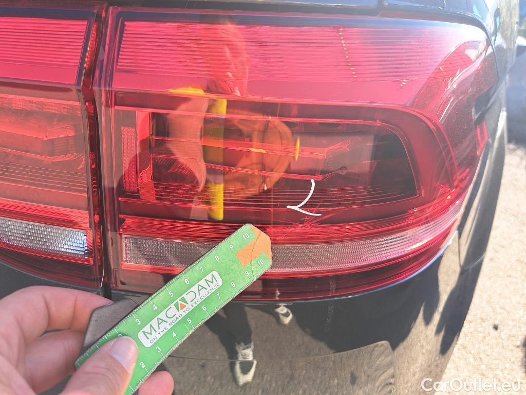  Volkswagen  Touran VOLKSWAGEN  / 2015 / 5P / monovolumen compacto Sport 2.0 TDI 110kW (150CV) #2