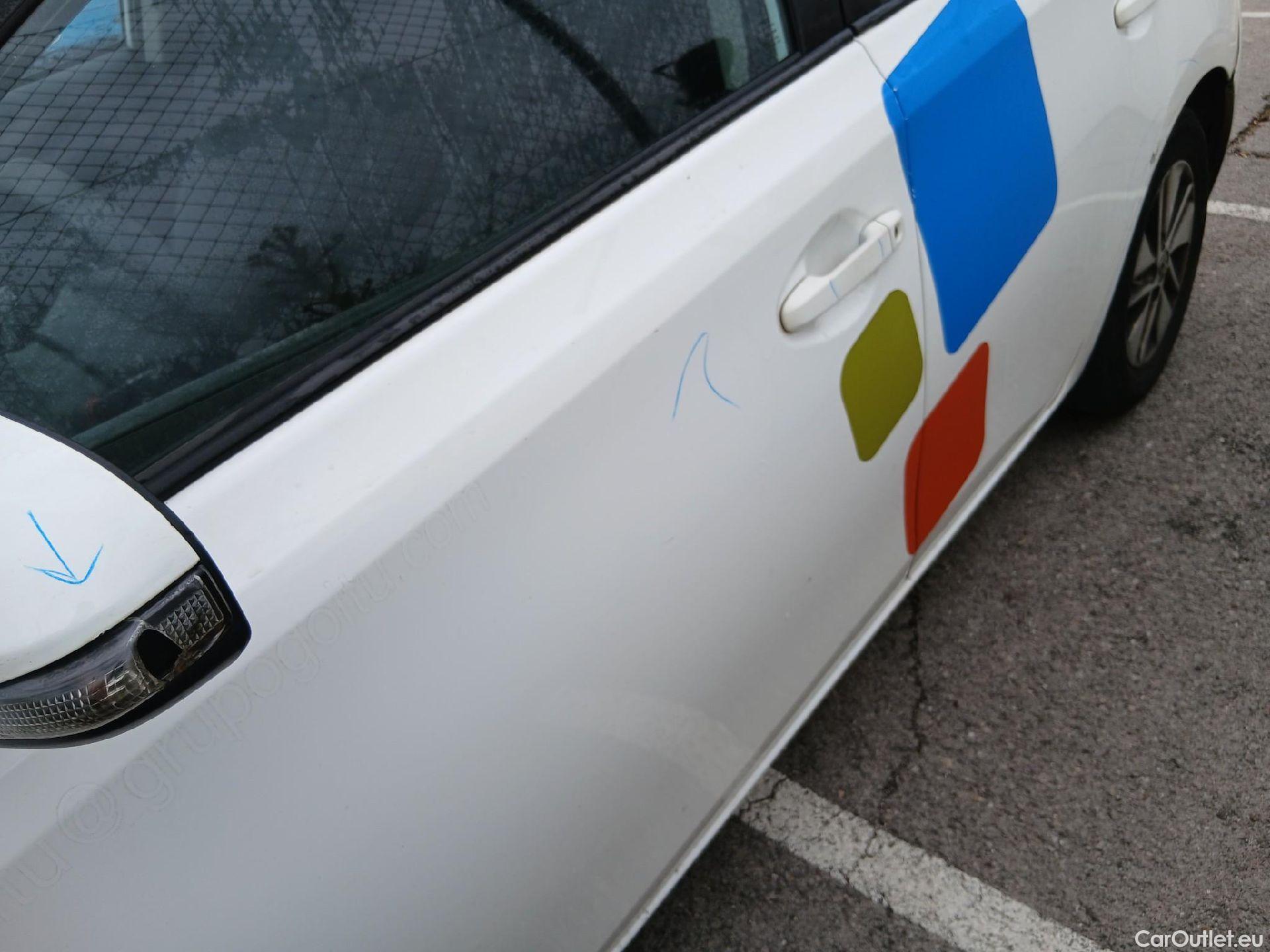  Toyota  Auris TOYOTA  / 2015 / 5P / berlina con portón 1.8 140H Hybrid Business #12