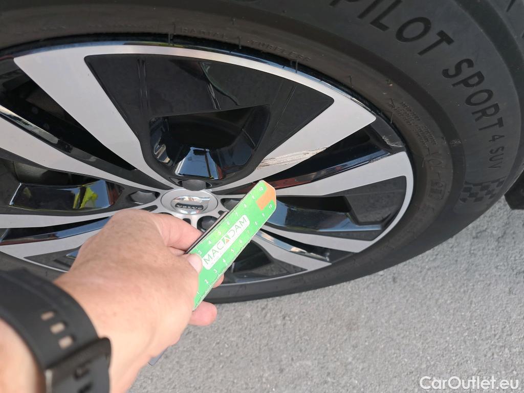  Volvo  XC60 VOLVO    2.0 T6 AWD Recharge Core Auto #4