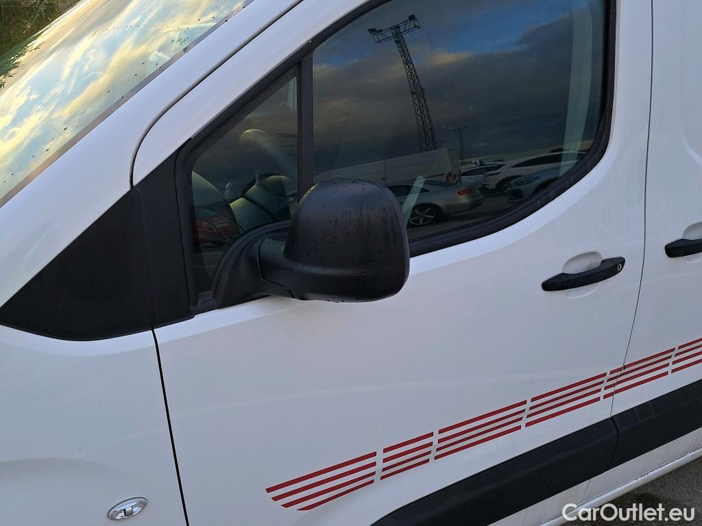  Citroen  Berlingo CITROEN  / 2018 / 4P / furgón derivado de turismo Talla M BlueHDi 100 #39