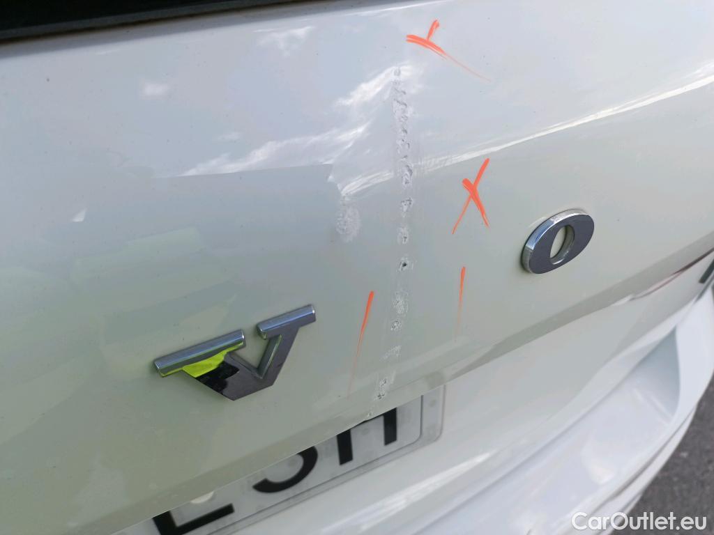  Volvo  XC60 VOLVO  / 2017 / 5P / todoterreno 2.0 T6 AWD Recharge R-Design Exp Auto #4