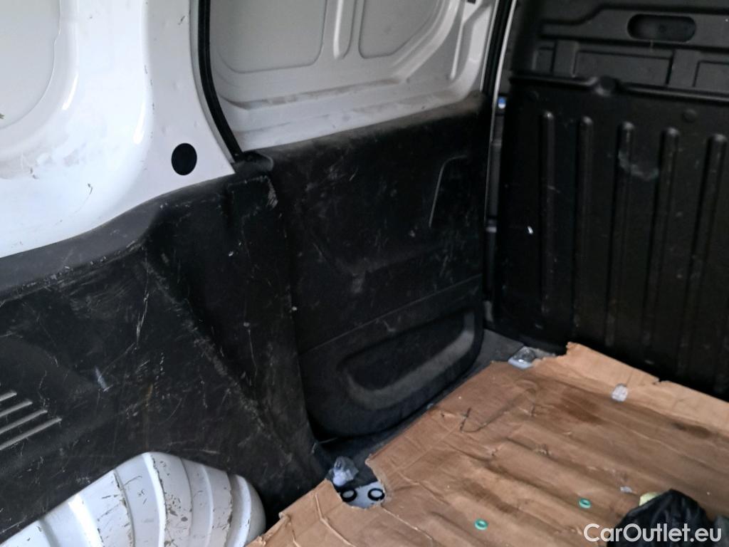  Citroen  Berlingo CITROEN  / 2018 / 4P / furgón derivado de turismo Talla M BlueHDi 100 #29