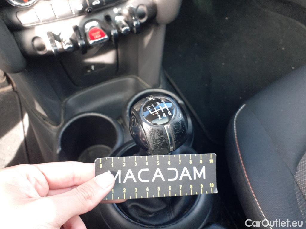  Mini  Cooper MINI MINI / 2014 / 5P / berlina con portón ONE 5 PUERTAS (CX) #23