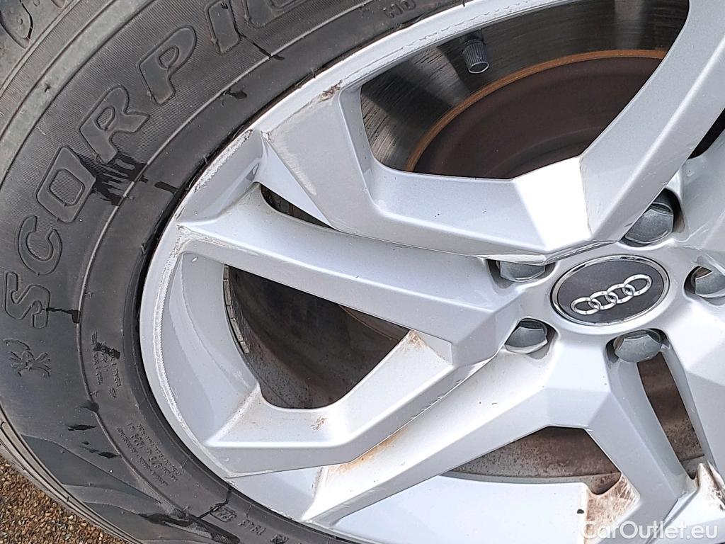  Audi  Q5 AUDI  / 2016 / 5P / todoterreno Design 35 TDI 120kW S tronic (AC) #4