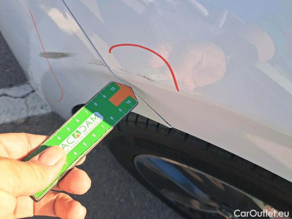  Hyundai   Ioniq HYUNDAI / 2019 / 5P / berlina con portón 1.6 GDI PHEV Klass DCT #54