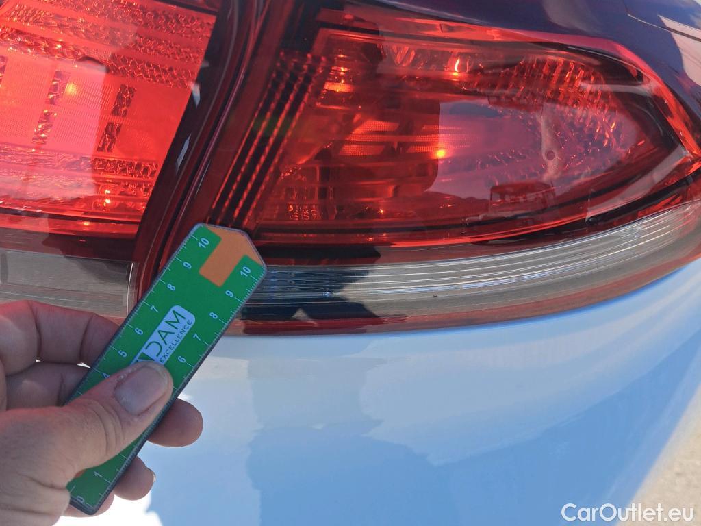  Hyundai   Ioniq HYUNDAI / 2019 / 5P / berlina con portón 1.6 GDI PHEV Klass DCT #50