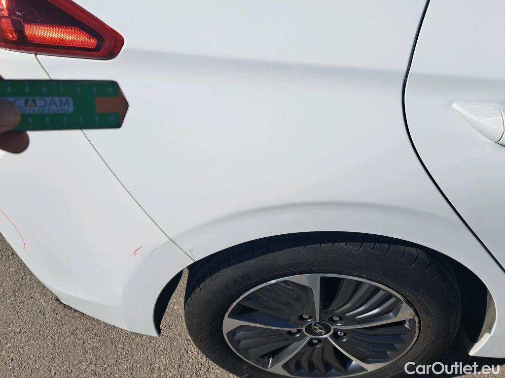  Hyundai   Ioniq HYUNDAI / 2019 / 5P / berlina con portón 1.6 GDI PHEV Klass DCT #47