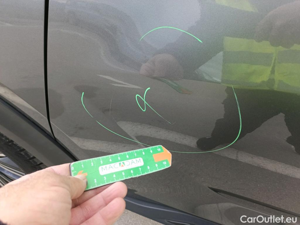  Nissan  Juke NISSAN  / 2019 / 5P / crossover DIG-T 84 kW N-Design Chic #4