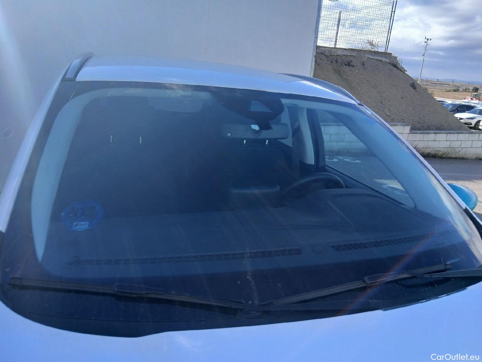  Ford  Kuga FORD  / 2019 / 5P / todoterreno Titanium 2.5 Duratec PHEV 165kW Auto #12