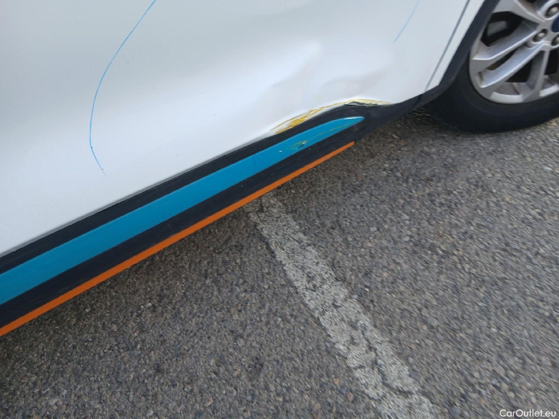  Ford  Kuga FORD  / 2019 / 5P / todoterreno Titanium 2.5 Duratec PHEV 165kW Auto #19