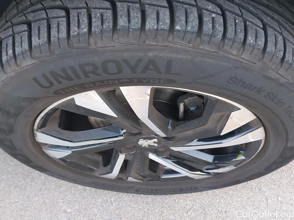  Peugeot  2008 PEUGEOT  / 2019 / 5P / todoterreno Allure Pack Puretech 130 S&S EAT8 (AC) #5