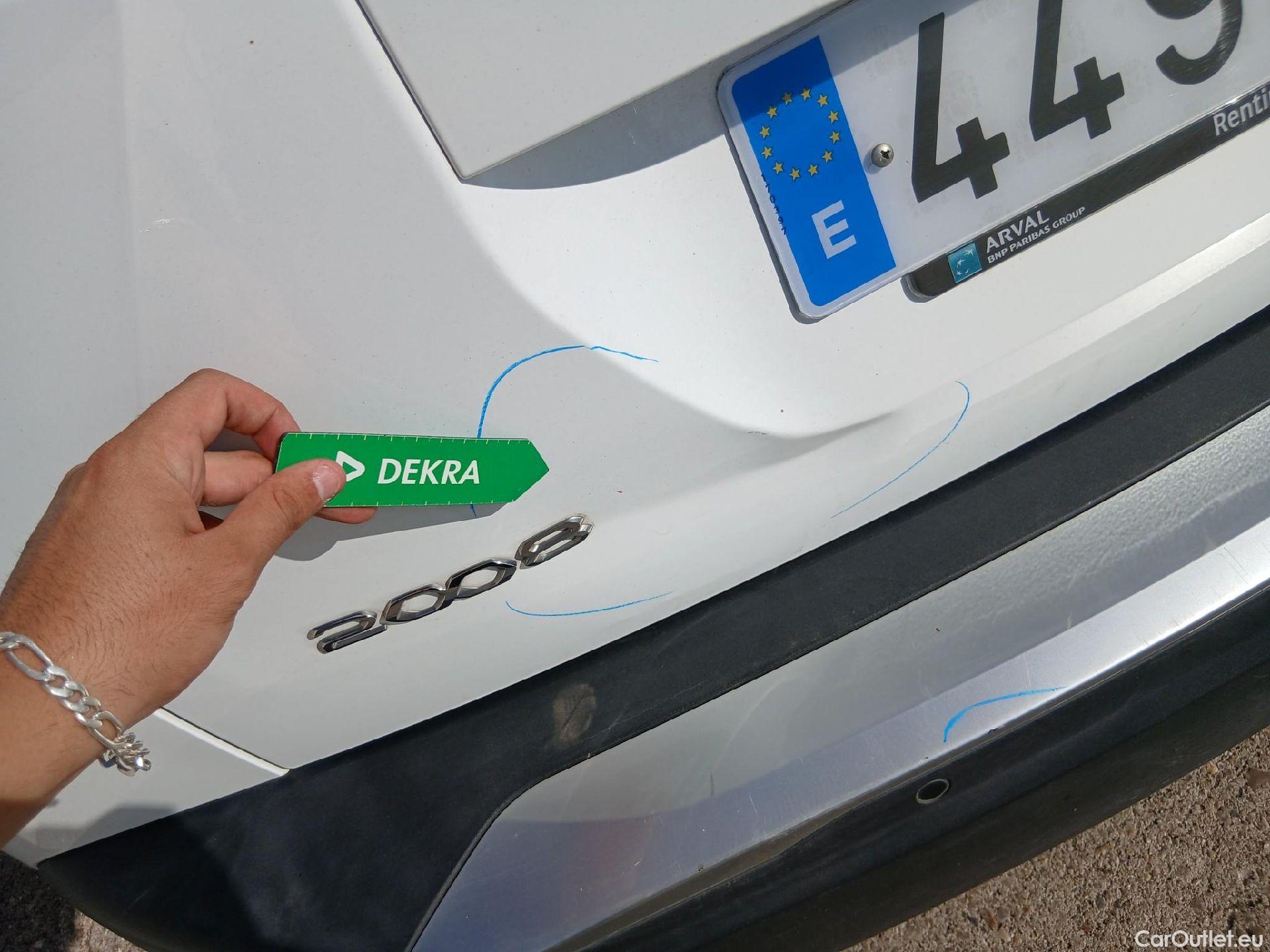  Peugeot  2008 PEUGEOT  / 2019 / 5P / todoterreno Active BlueHDI 81kW (110CV) #25