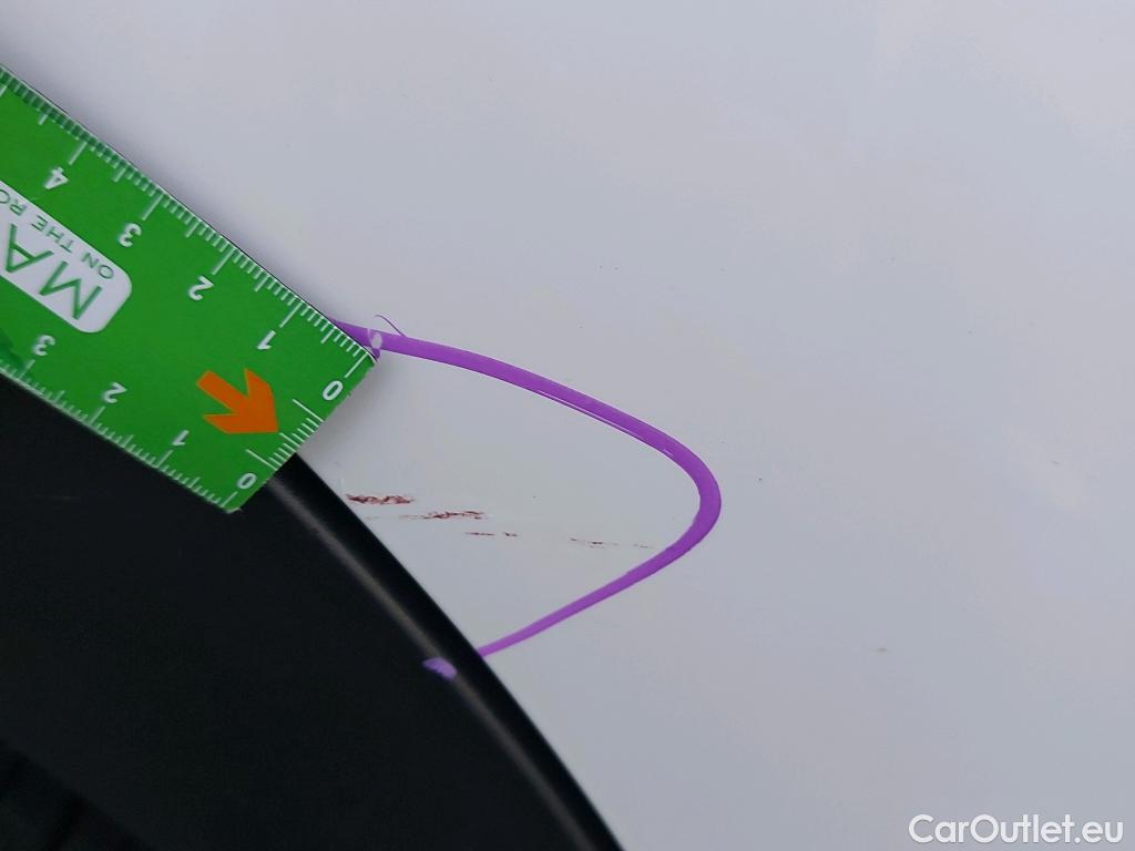  Peugeot  2008 PEUGEOT  / 2019 / 5P / todoterreno Allure Pack Puretech 130 S&S EAT8 (AC) #24