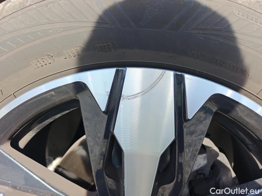  Peugeot  5008 PEUGEOT  / 2020 / 5P / todoterreno 1.5 BlueHDi 96kW S&S GT EAT8 #8