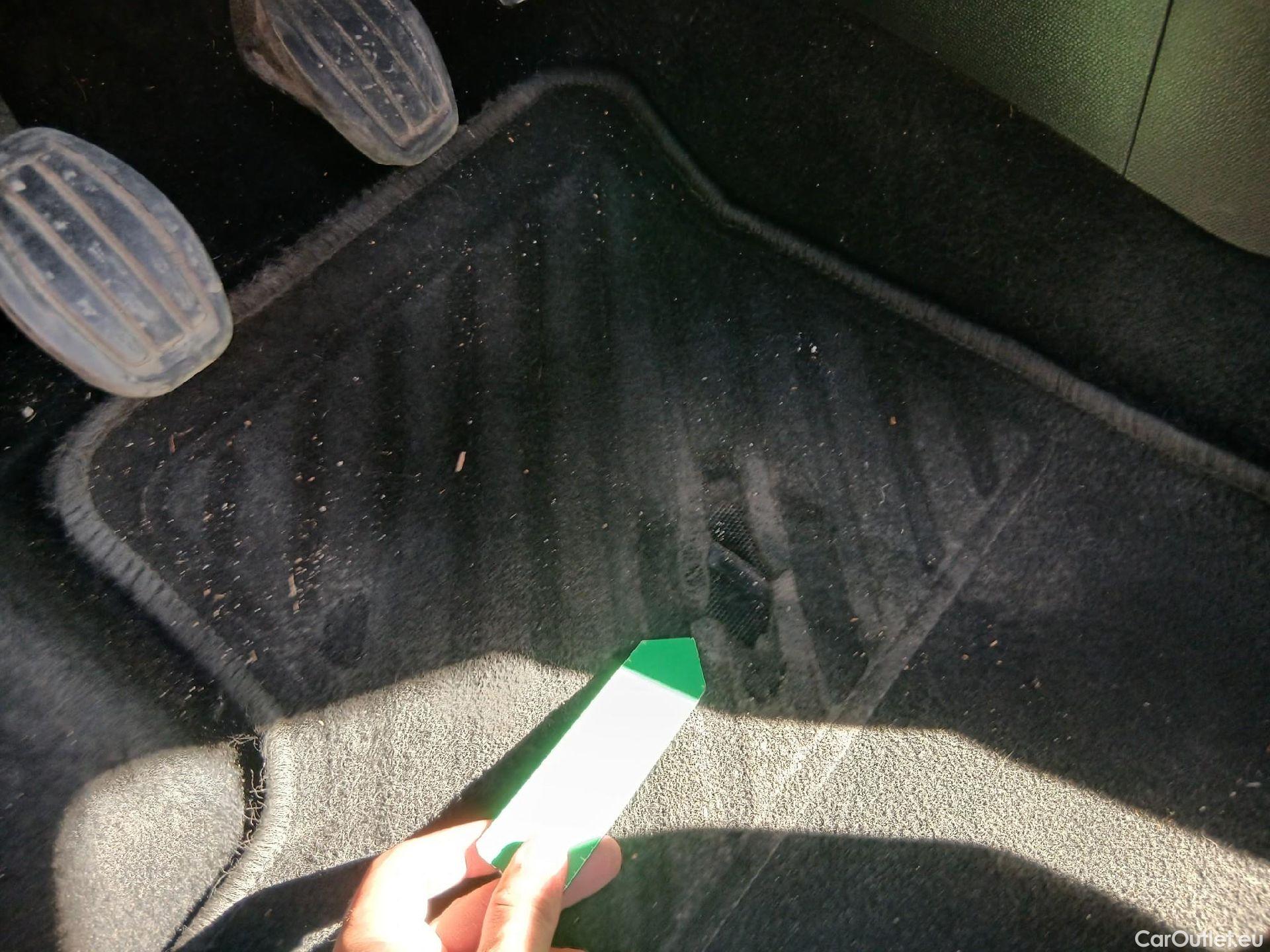  Peugeot  2008 PEUGEOT  / 2019 / 5P / todoterreno Active BlueHDI 81kW (110CV) #16