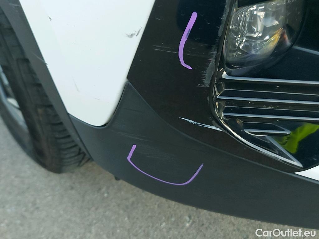  Peugeot  2008 PEUGEOT  / 2019 / 5P / todoterreno Allure Pack Puretech 130 S&S EAT8 (AC) #21