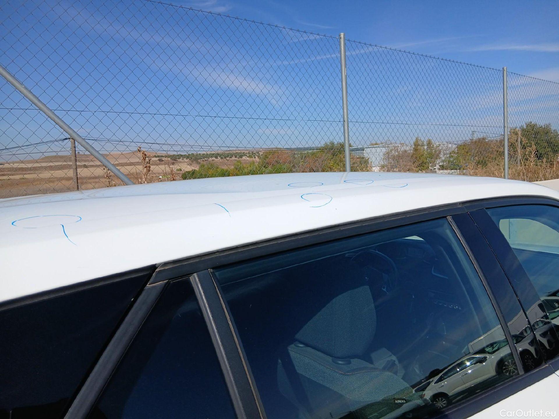  Peugeot  2008 PEUGEOT  / 2019 / 5P / todoterreno Active BlueHDI 81kW (110CV) #37