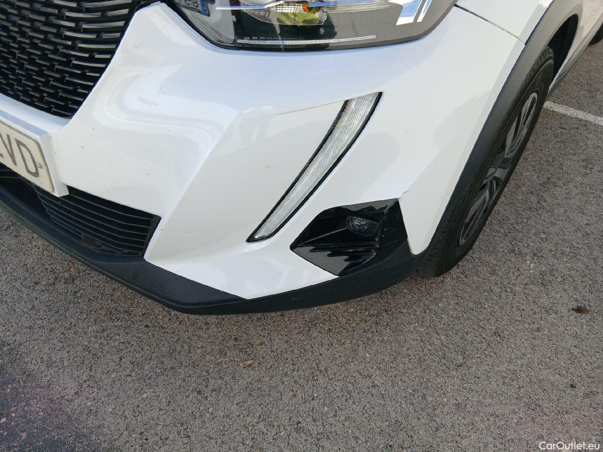  Peugeot  2008 PEUGEOT  / 2019 / 5P / todoterreno Active BlueHDI 81kW (110CV) #3