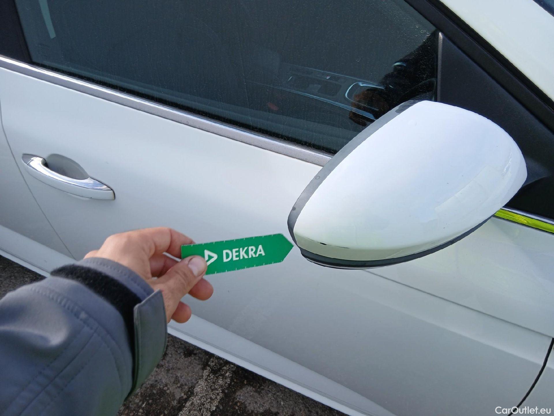  Renault  Megane RENAULT Mégane / 2015 / 5P / familiar S.T. Zen Tce GPF 103 kW (140CV) EDC -18 #19