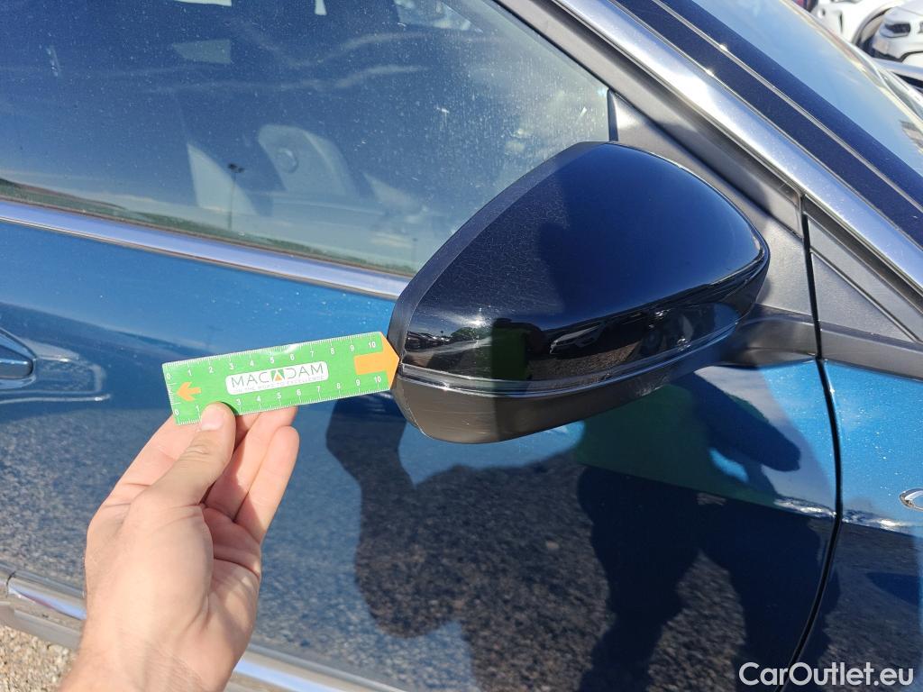  Peugeot  5008 PEUGEOT  / 2020 / 5P / todoterreno 1.5 BlueHDi 96kW S&S GT EAT8 #42