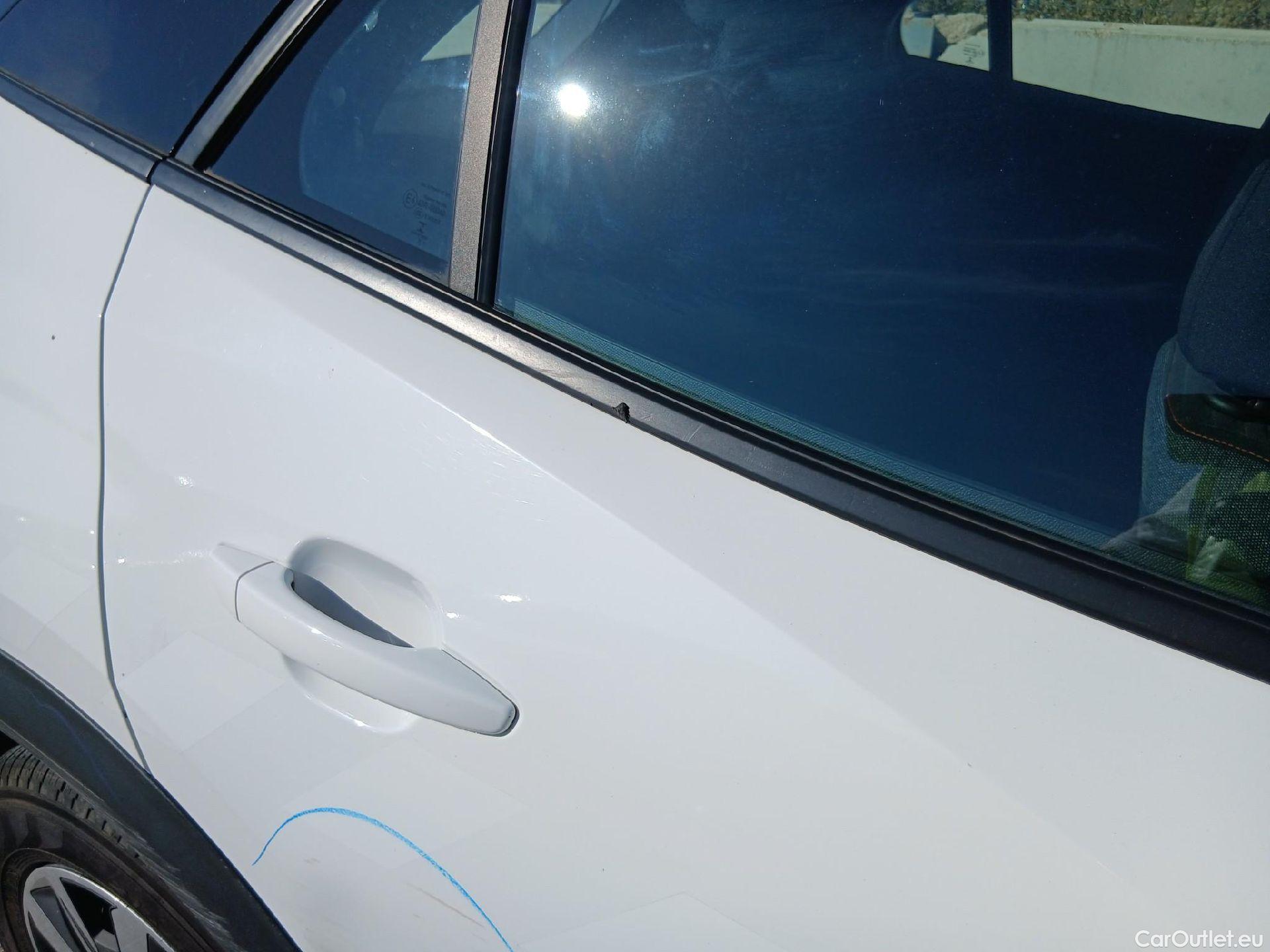  Peugeot  2008 PEUGEOT  / 2019 / 5P / todoterreno Active BlueHDI 81kW (110CV) #41