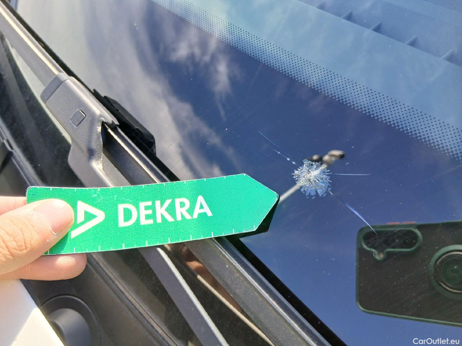  Peugeot  2008 PEUGEOT  / 2019 / 5P / todoterreno Allure Pack BlueHDI 81kW (110CV) (AC) #10