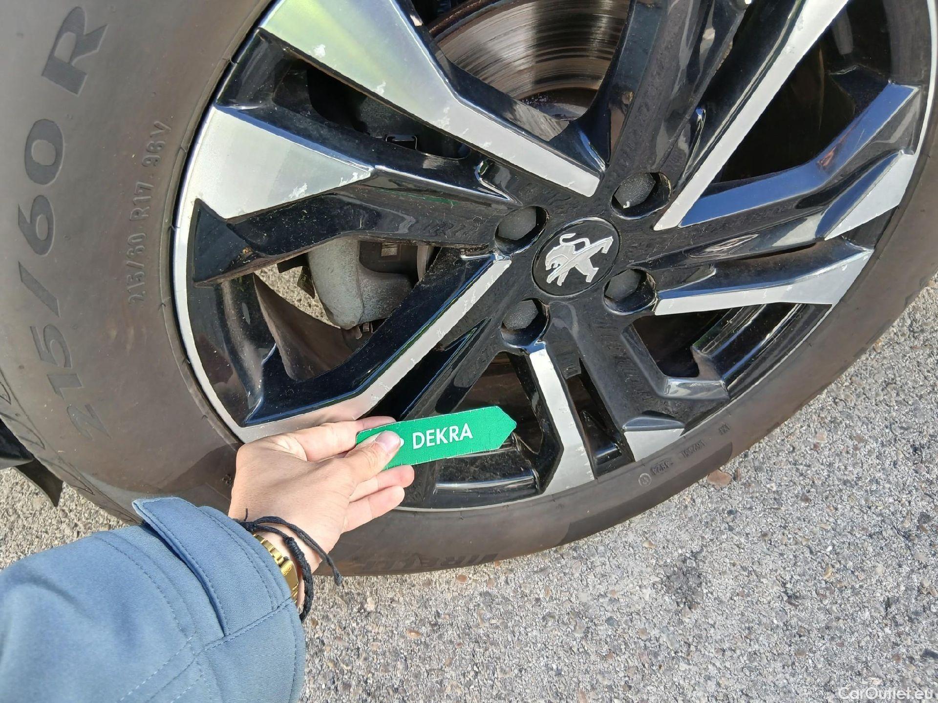  Peugeot  2008 PEUGEOT  / 2019 / 5P / todoterreno Allure Pack BlueHDI 81kW (110CV) (AC) #12