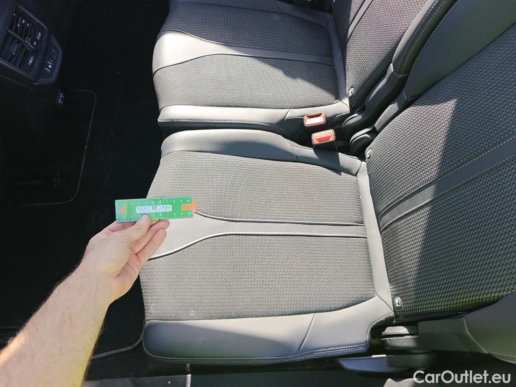  Peugeot  5008 PEUGEOT  / 2020 / 5P / todoterreno 1.5 BlueHDi 96kW S&S GT EAT8 #26