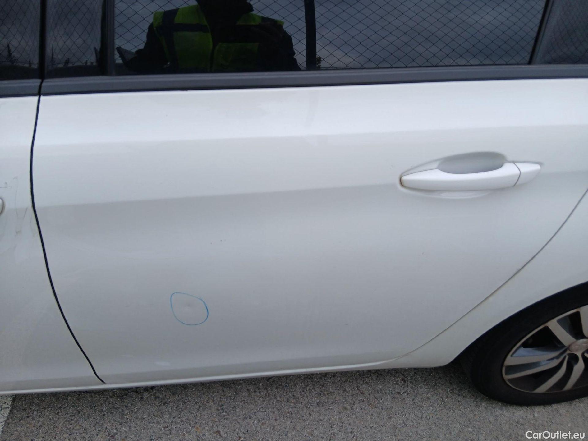  Peugeot  308 PEUGEOT  / 2017 / 5P / familiar SW Style BlueHDi 130 S&S #11