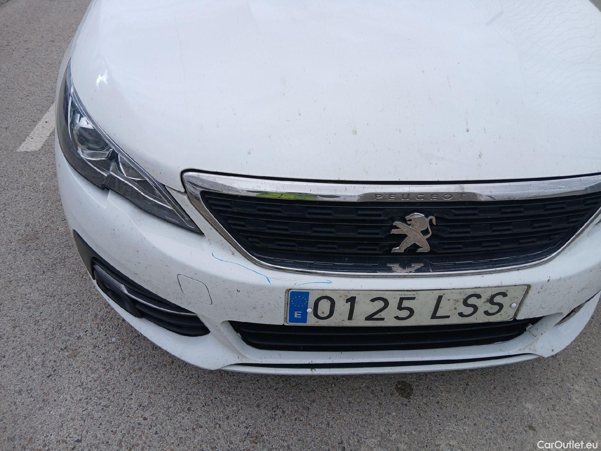  Peugeot  308 PEUGEOT  / 2017 / 5P / familiar SW Style BlueHDi 130 S&S #9