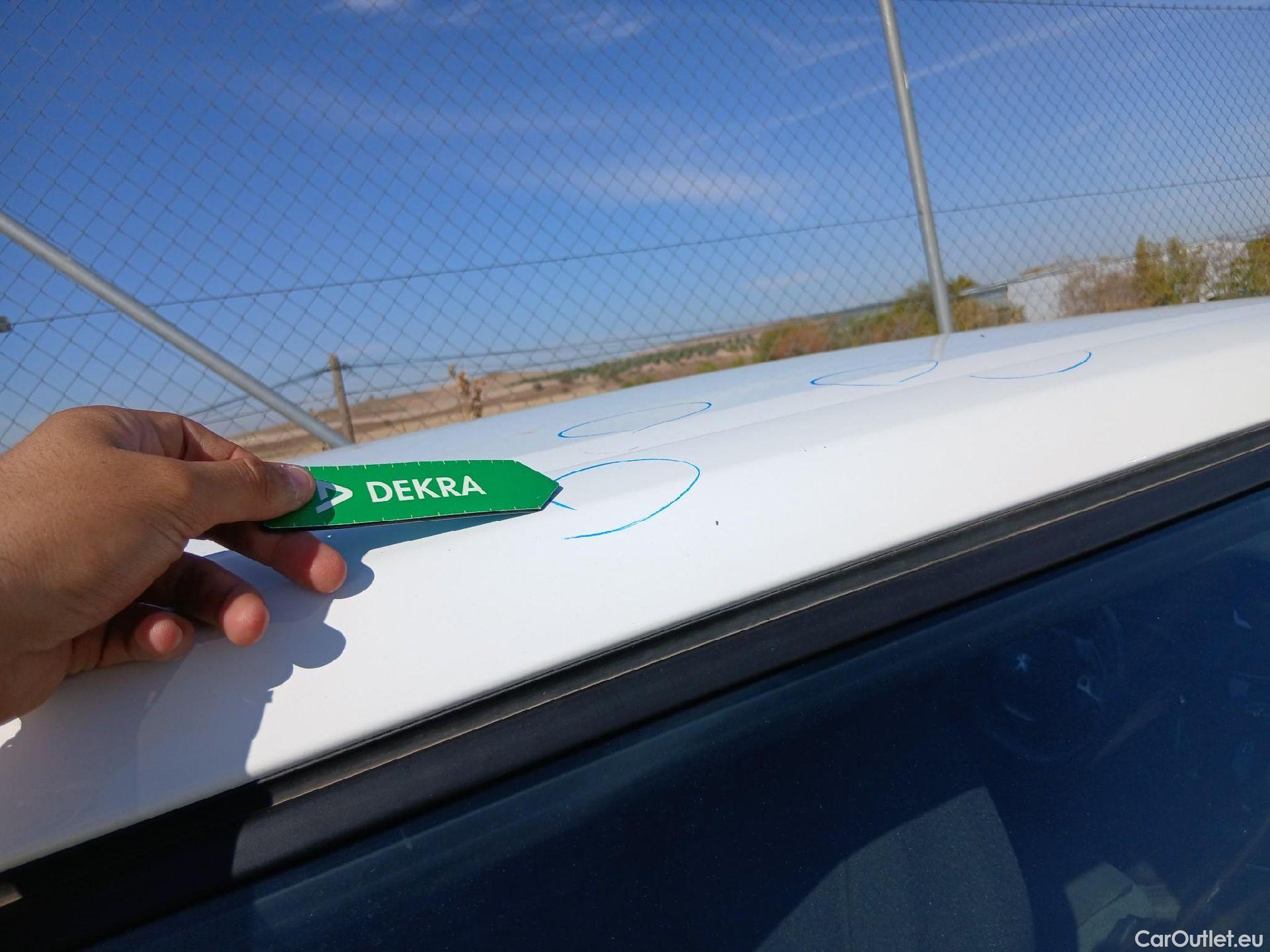  Peugeot  2008 PEUGEOT  / 2019 / 5P / todoterreno Active BlueHDI 81kW (110CV) #38