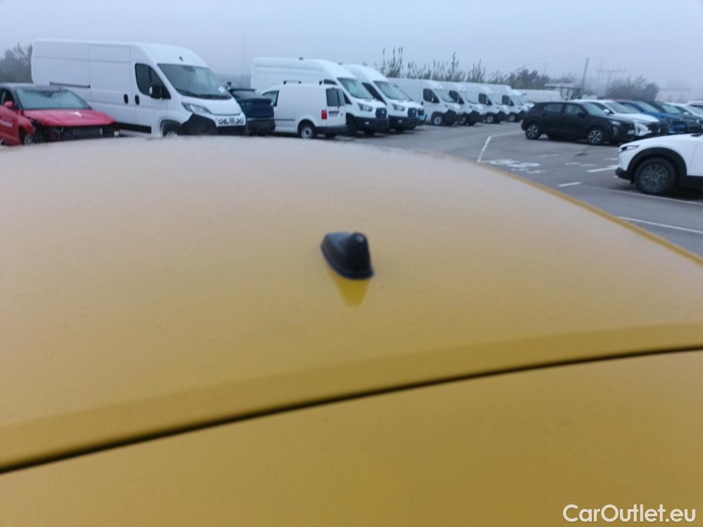  Peugeot  208 PEUGEOT  / 2019 / 5P / berlina con portón PureTech 73kW (100CV) Active #25