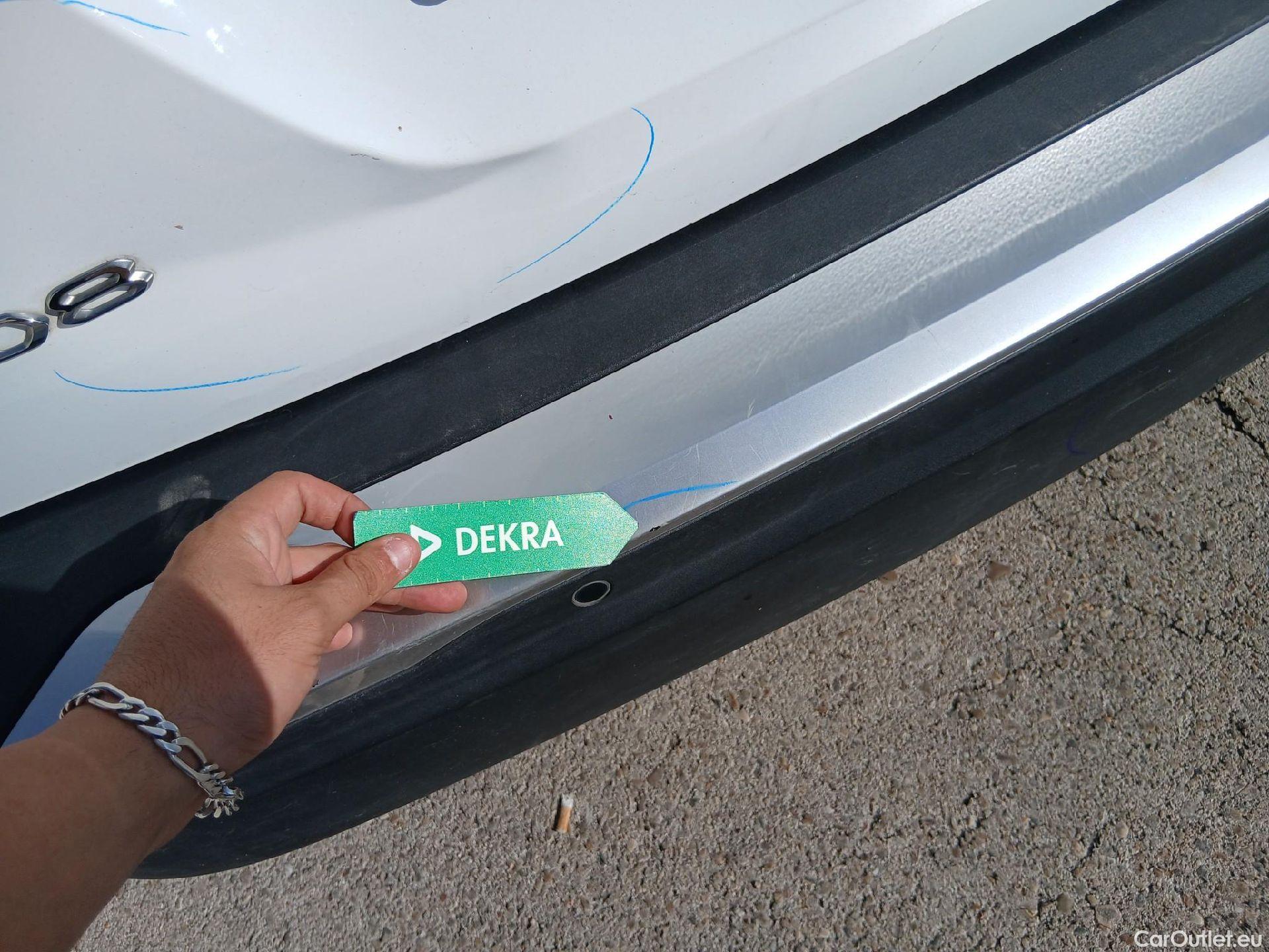  Peugeot  2008 PEUGEOT  / 2019 / 5P / todoterreno Active BlueHDI 81kW (110CV) #24