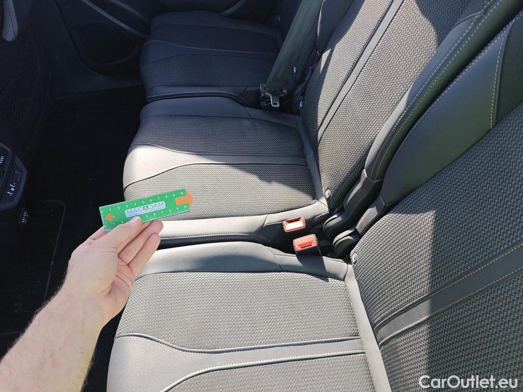  Peugeot  5008 PEUGEOT  / 2020 / 5P / todoterreno 1.5 BlueHDi 96kW S&S GT EAT8 #27