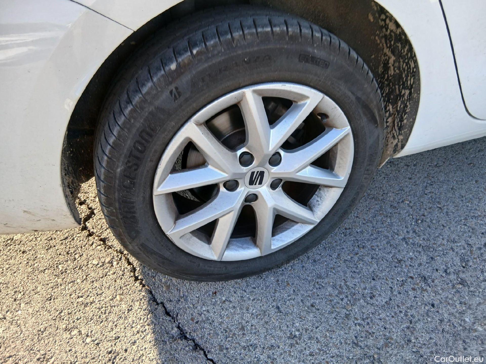  Seat  Leon SEAT Nuevo León / 2020 / 5P / familiar SP 2.0 TDI 85kW Style Go(SP) #15