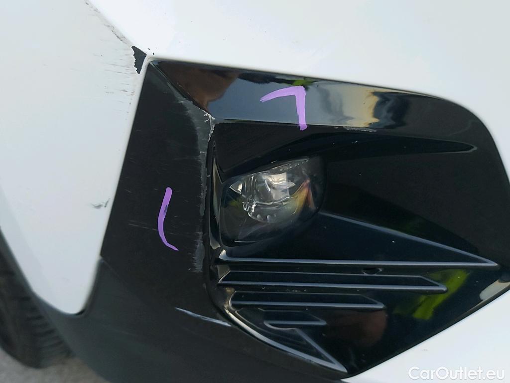  Peugeot  2008 PEUGEOT  / 2019 / 5P / todoterreno Allure Pack Puretech 130 S&S EAT8 (AC) #37