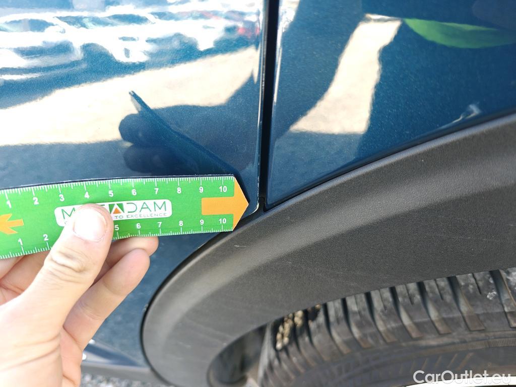  Peugeot  5008 PEUGEOT  / 2020 / 5P / todoterreno 1.5 BlueHDi 96kW S&S GT EAT8 #30