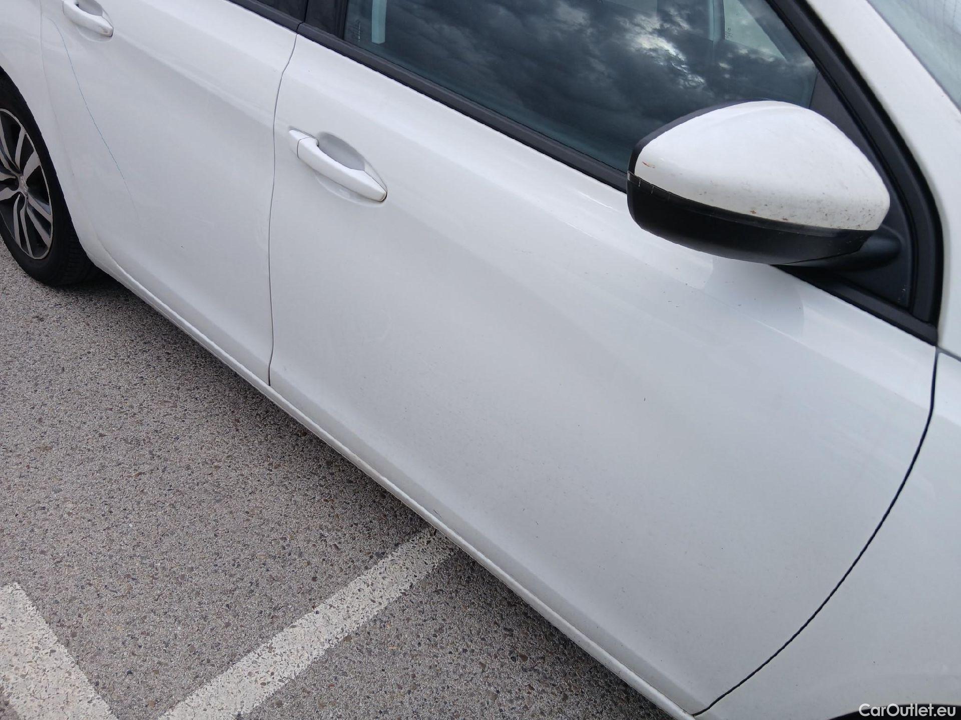  Peugeot  308 PEUGEOT  / 2017 / 5P / familiar SW Style BlueHDi 130 S&S #19