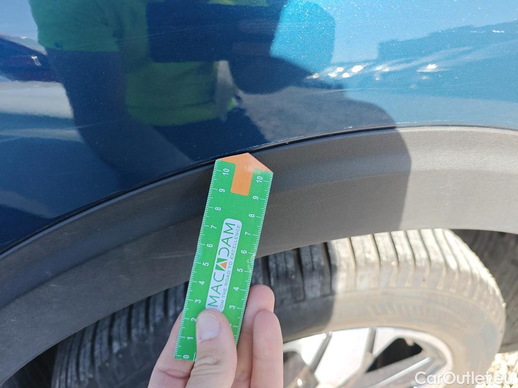  Peugeot  5008 PEUGEOT  / 2020 / 5P / todoterreno 1.5 BlueHDi 96kW S&S GT EAT8 #40