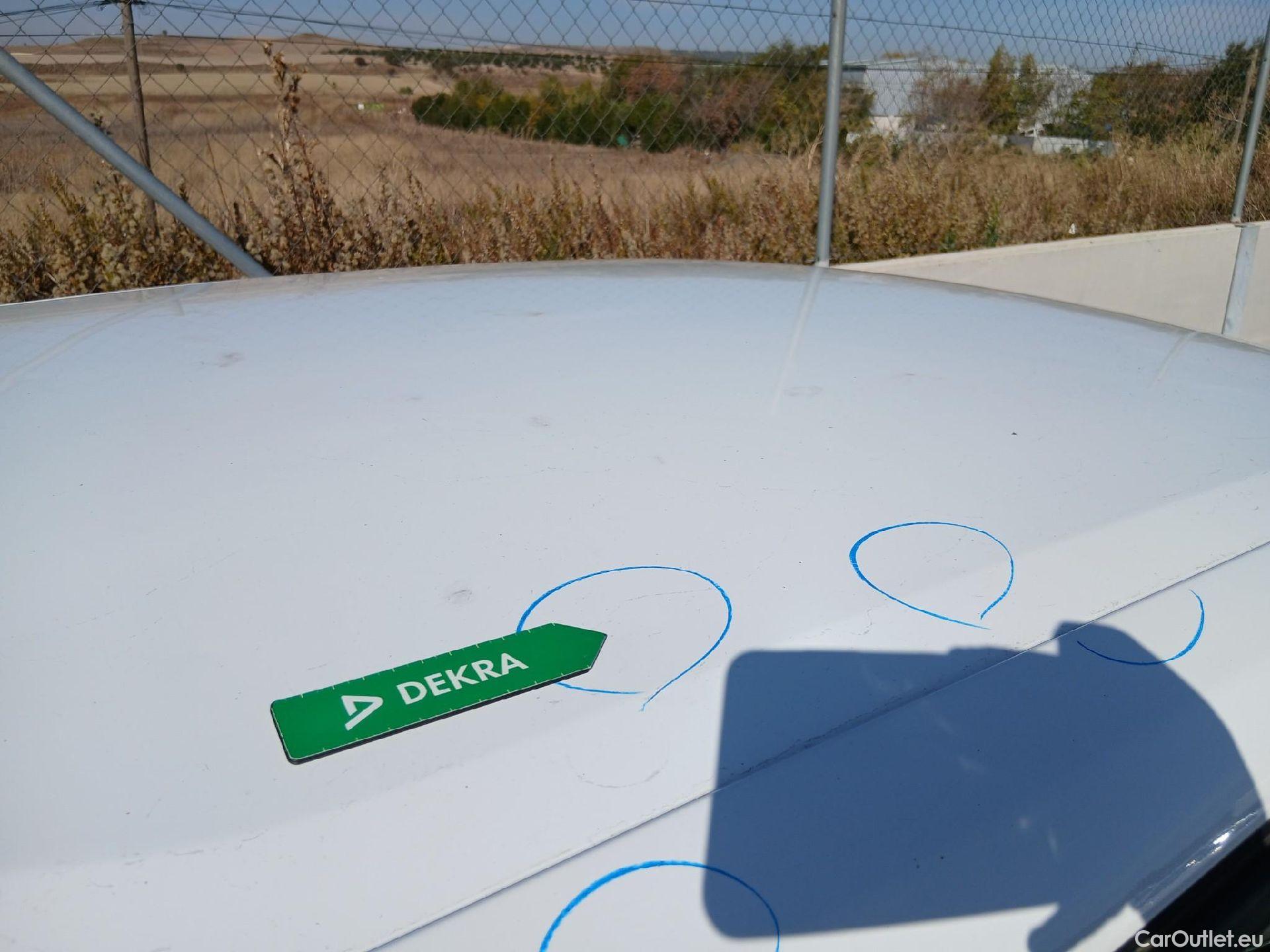  Peugeot  2008 PEUGEOT  / 2019 / 5P / todoterreno Active BlueHDI 81kW (110CV) #36