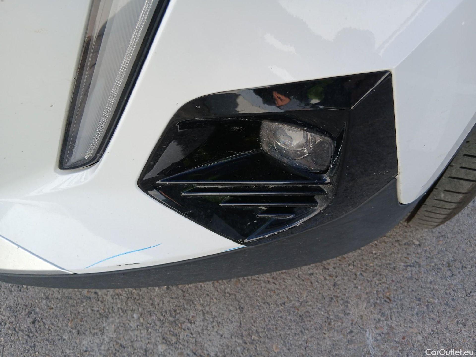  Peugeot  2008 PEUGEOT  / 2019 / 5P / todoterreno Allure Pack BlueHDI 81kW (110CV) (AC) #7