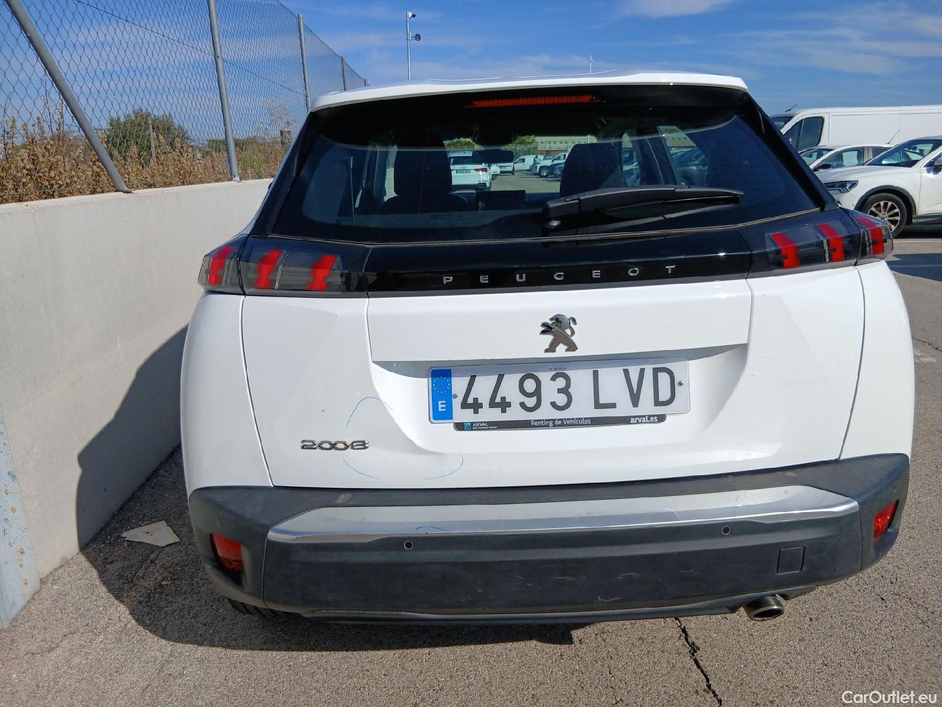  Peugeot  2008 PEUGEOT  / 2019 / 5P / todoterreno Active BlueHDI 81kW (110CV) #26