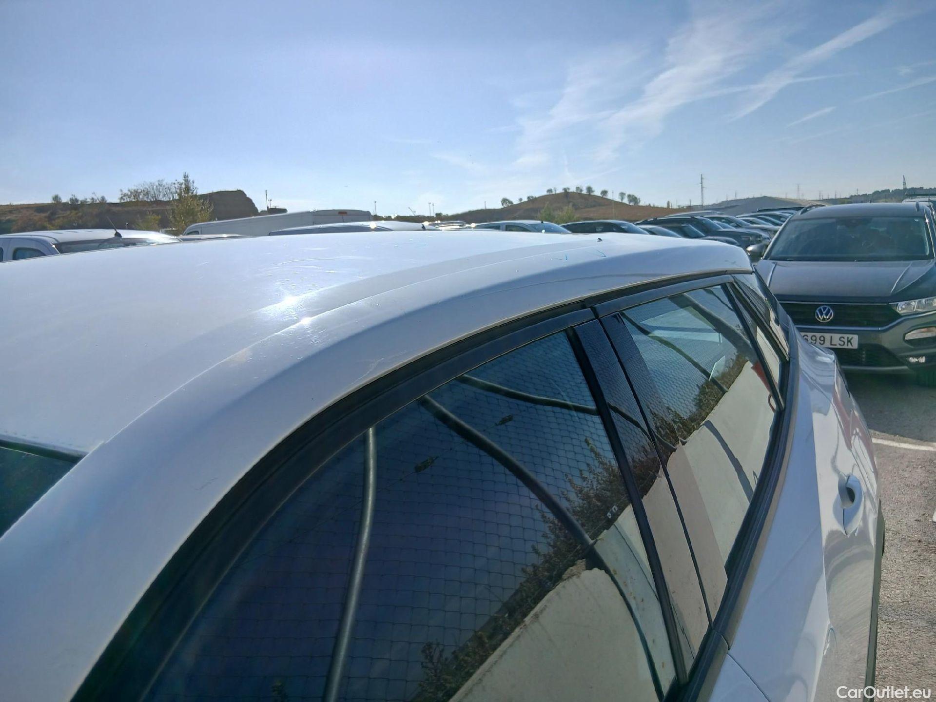  Peugeot  2008 PEUGEOT  / 2019 / 5P / todoterreno Active BlueHDI 81kW (110CV) #40