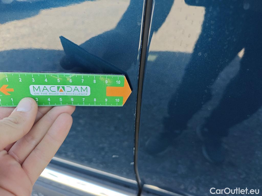  Peugeot  5008 PEUGEOT  / 2020 / 5P / todoterreno 1.5 BlueHDi 96kW S&S GT EAT8 #17