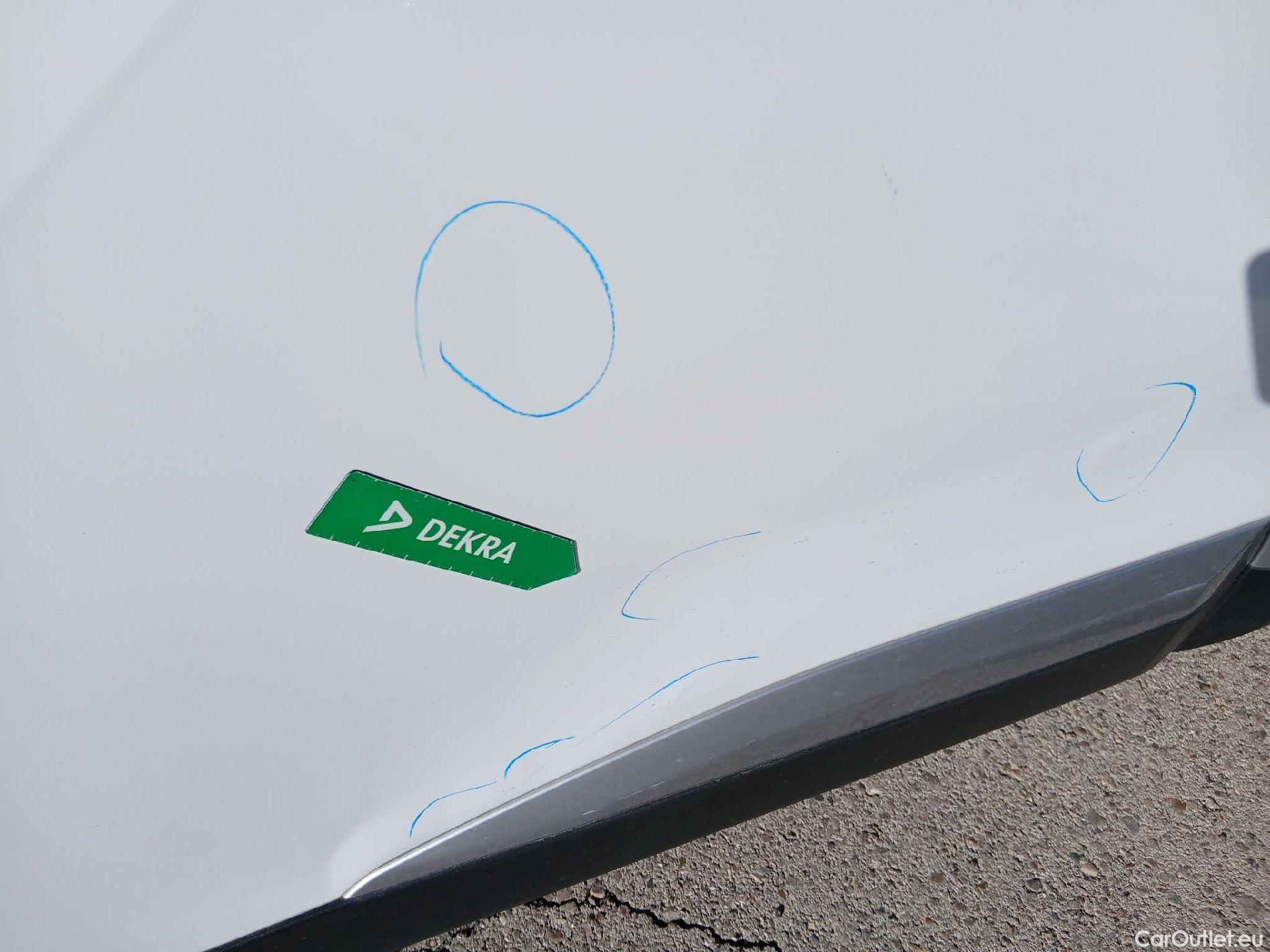  Peugeot  2008 PEUGEOT  / 2019 / 5P / todoterreno Allure Pack BlueHDI 81kW (110CV) (AC) #28