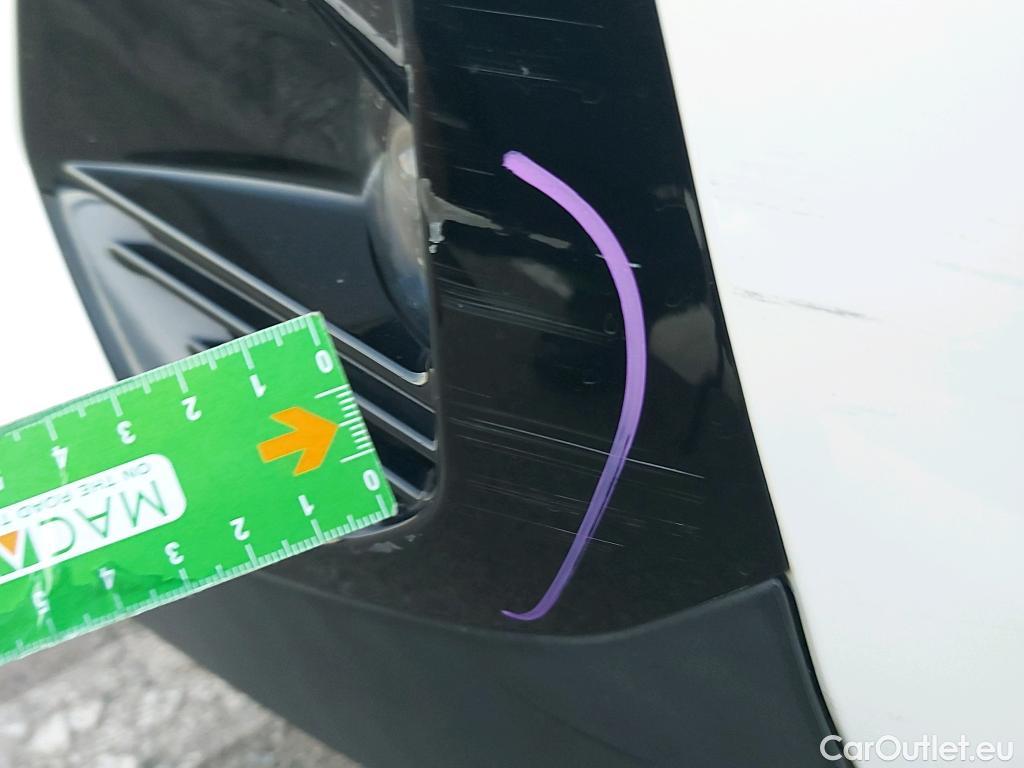  Peugeot  2008 PEUGEOT  / 2019 / 5P / todoterreno Allure Pack Puretech 130 S&S EAT8 (AC) #32